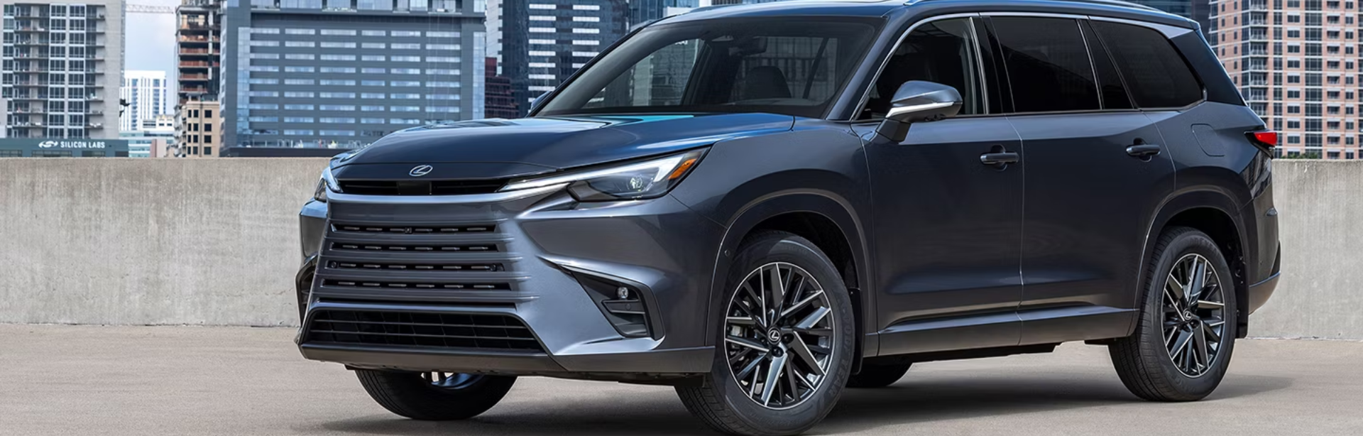 Lexus TX.